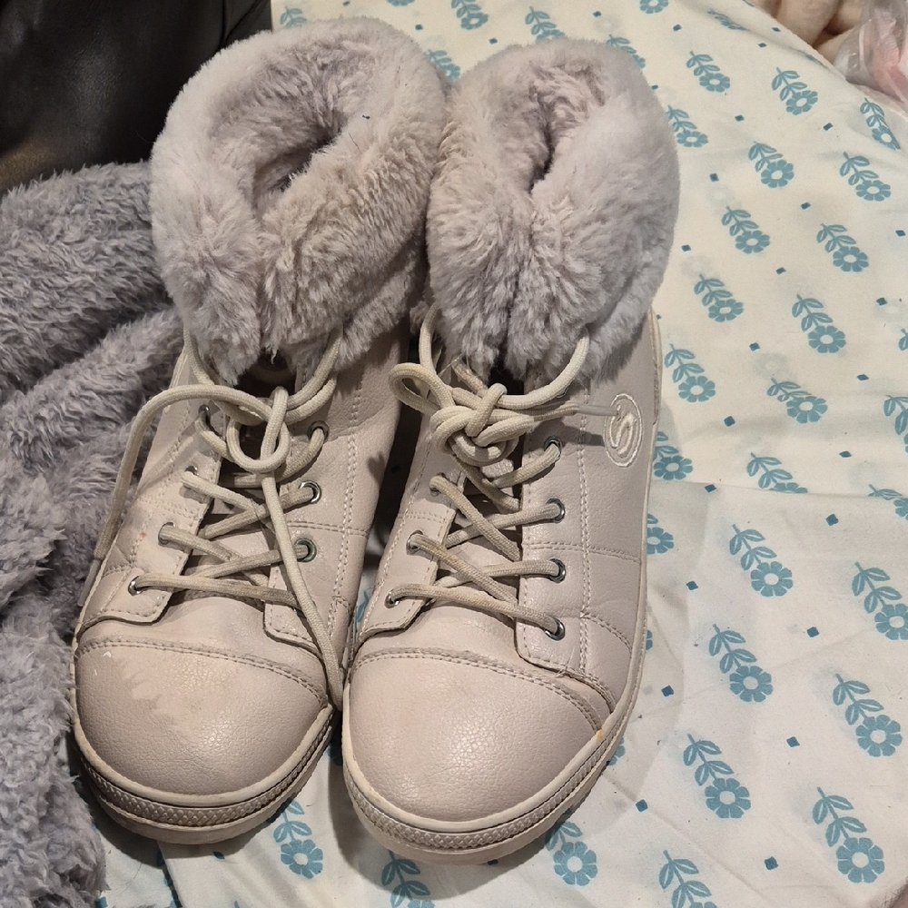 Skechers Women's Winter Boots - Light Gray